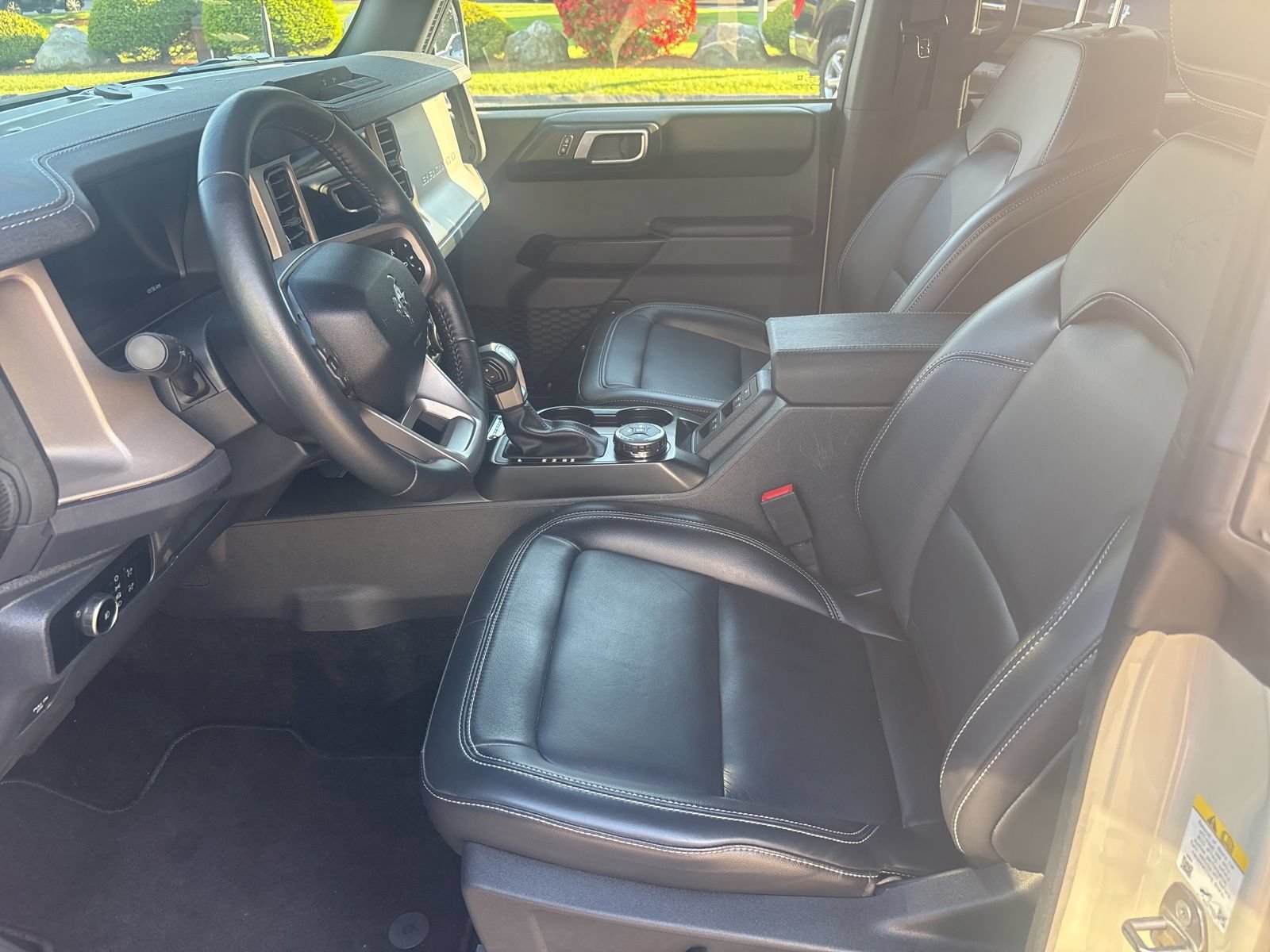 Used 2025 Ford Bronco Outer Banks AWD/4WD image 12