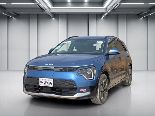 Certified 2024 Kia Niro Wind FWD image 3