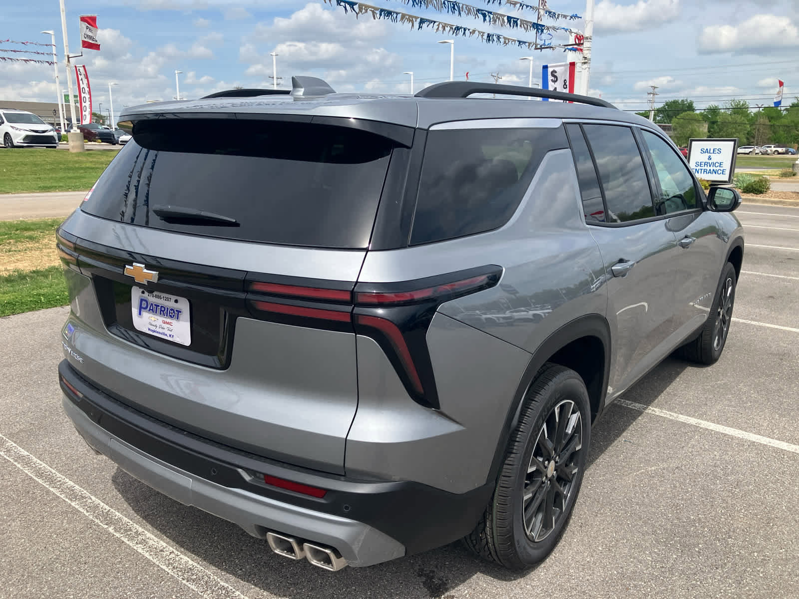 New 2026 Chevrolet Traverse LT w/ Sun and Wheel Package image 7