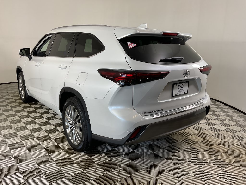 New 2026 Toyota Highlander Platinum AWD/4WD image 6