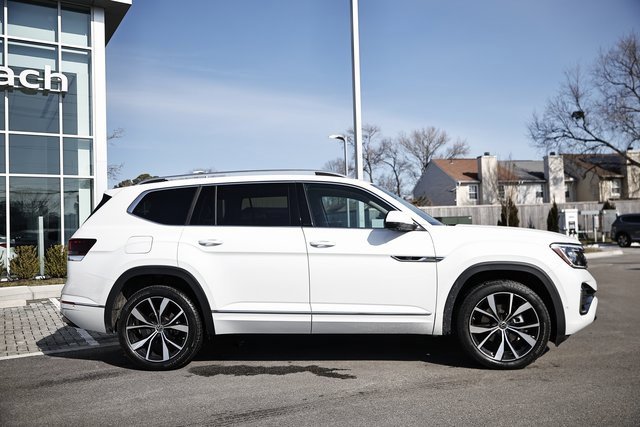 Used 2024 Volkswagen Atlas SEL Premium R-Line image 4
