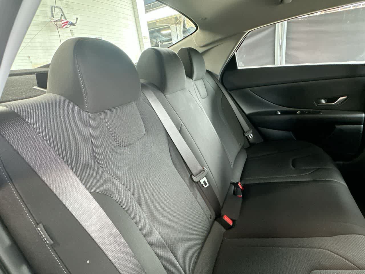 Used 2026 Hyundai Elantra SE FWD image 26