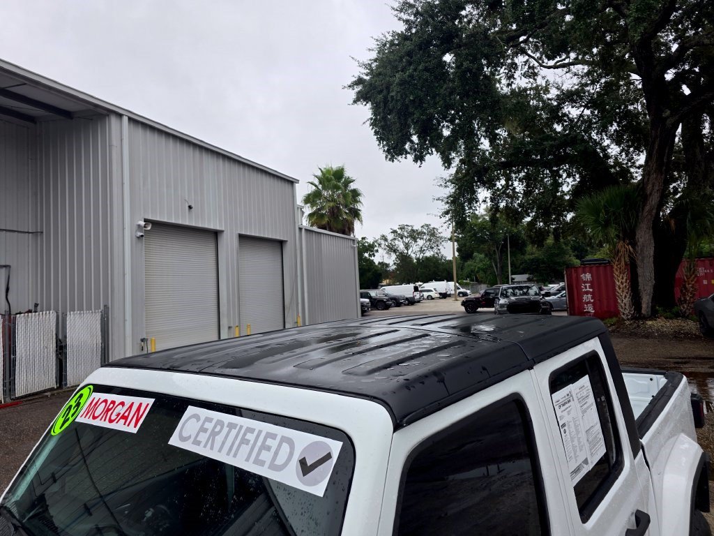 Used 2023 Jeep Gladiator Sport AWD/4WD image 13