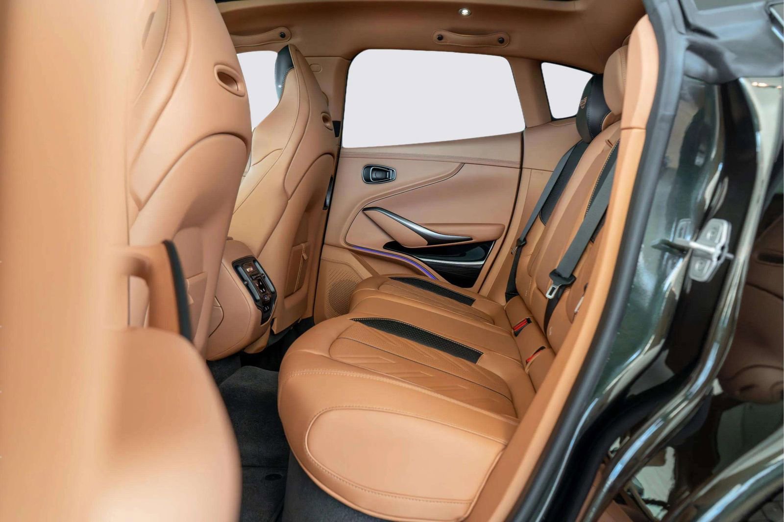 New 2026 Aston Martin DBX S AWD/4WD image 53