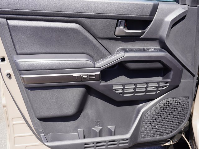 New 2026 Toyota Tacoma TRD Off-Road w/ TRD Off Road Premium Package AWD/4WD image 21