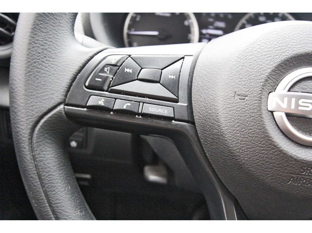 Used 2024 Nissan Kicks S image 13