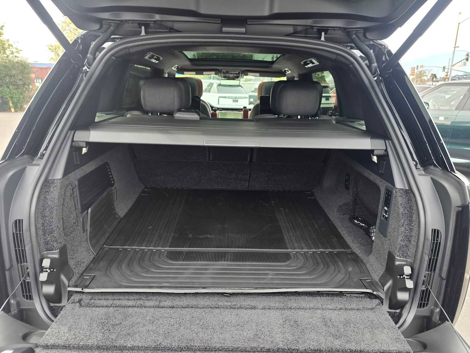 New 2026 Land Rover Range Rover SV image 17