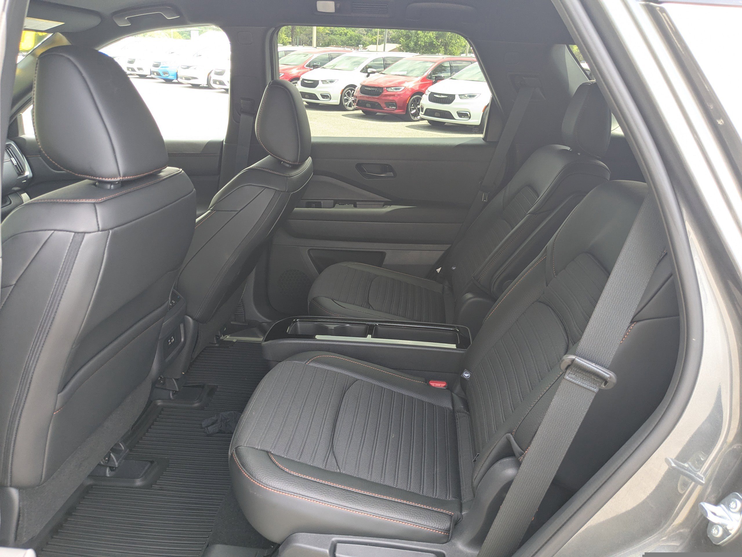 Used 2025 Nissan Pathfinder Rock Creek image 13