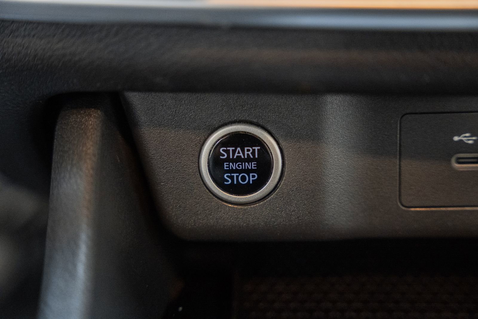 Used 2021 Nissan Rogue SV w/ Premium Package image 29