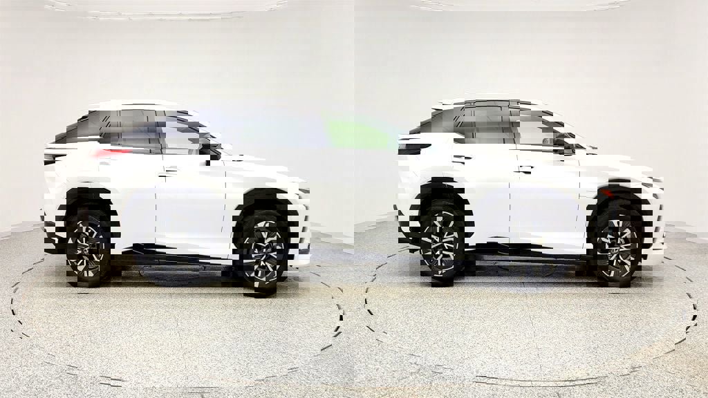 Used 2024 Lexus RZ 450e Premium w/ Technology Package image 4