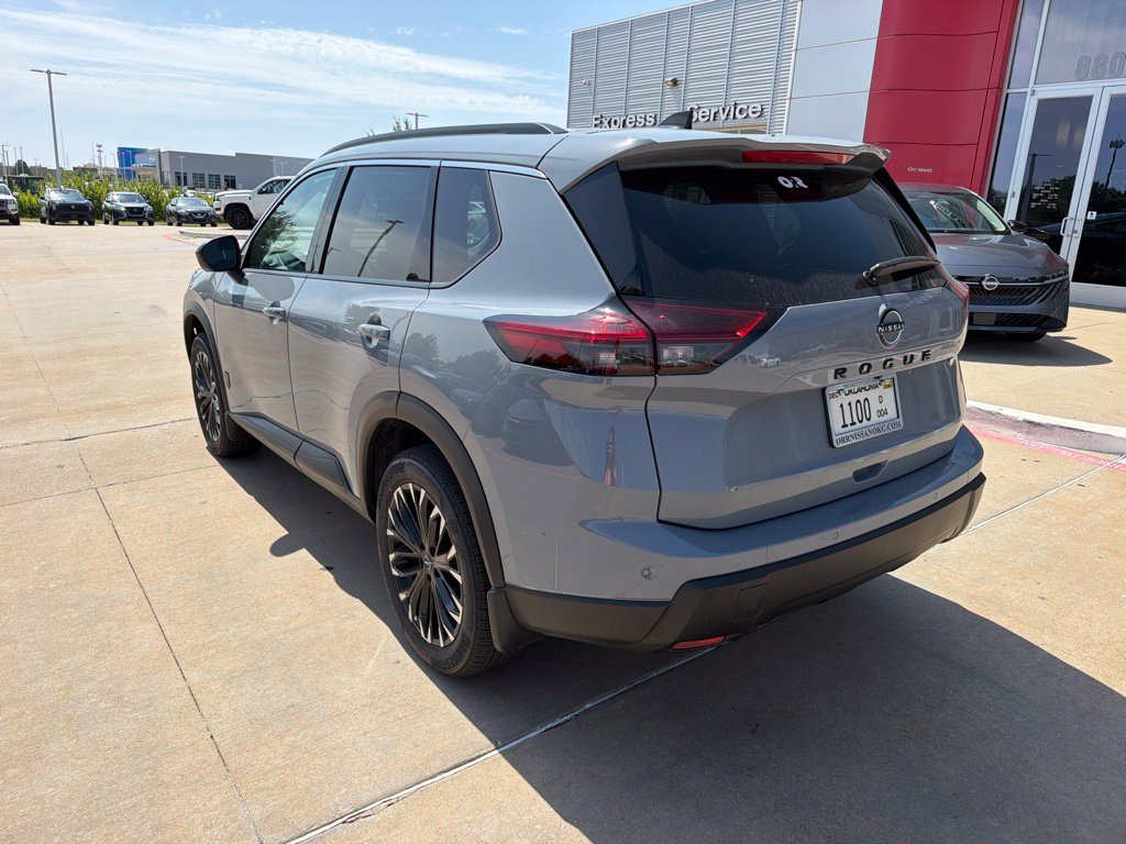 New 2026 Nissan Rogue Dark Armor FWD image 3