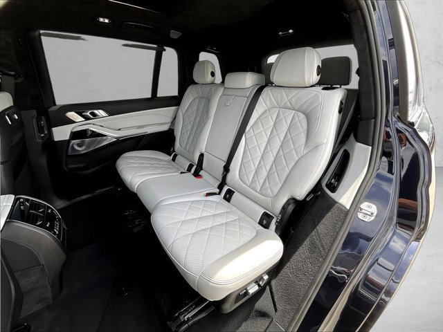 Used 2024 BMW X7 xDrive40i w/ M Sport Package image 28