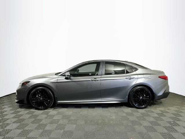 Used 2025 Toyota Camry SE FWD image 5