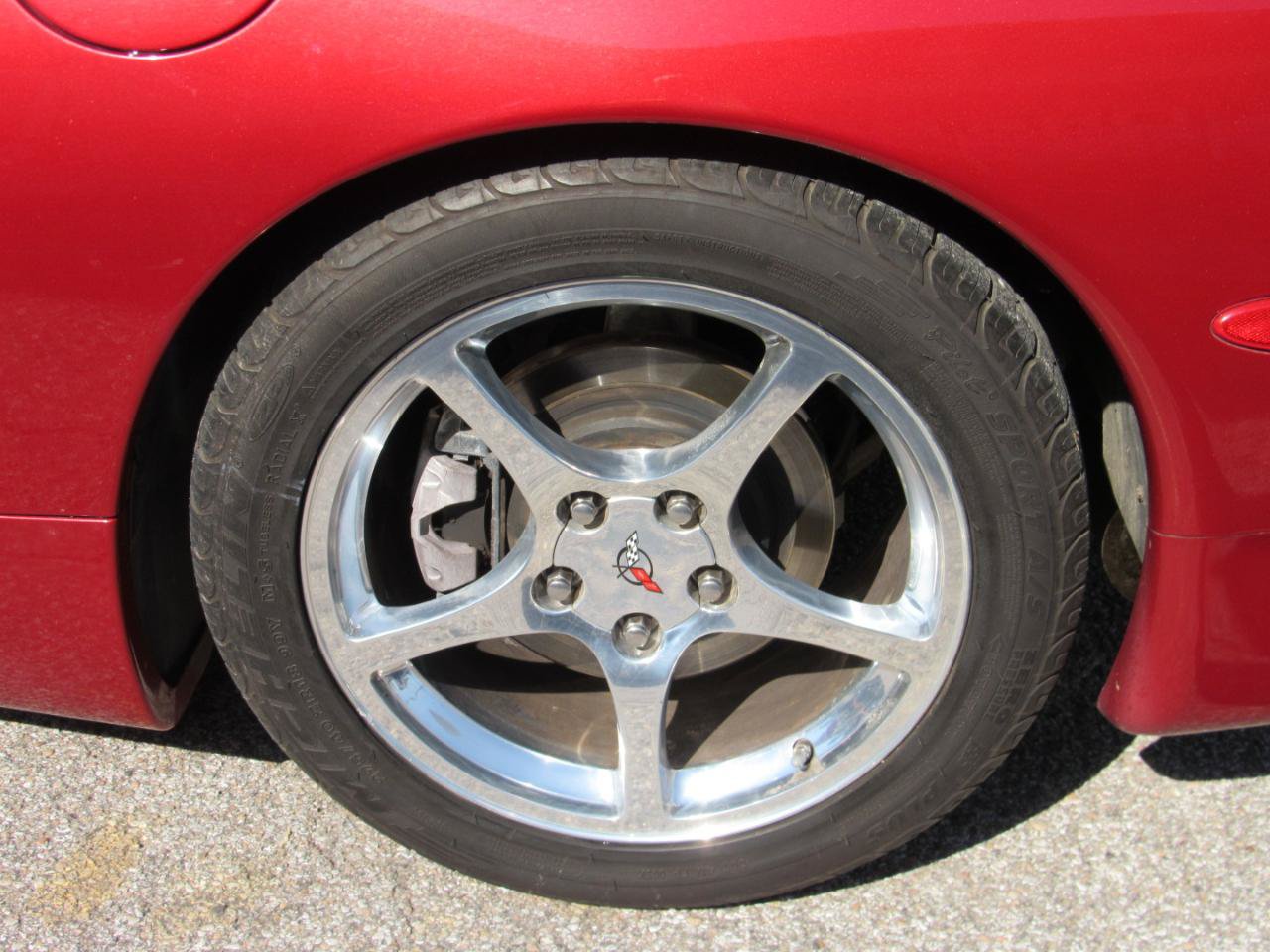 Used 2004 Chevrolet Corvette Convertible w/ Preferred Equipment Group RWD image 16