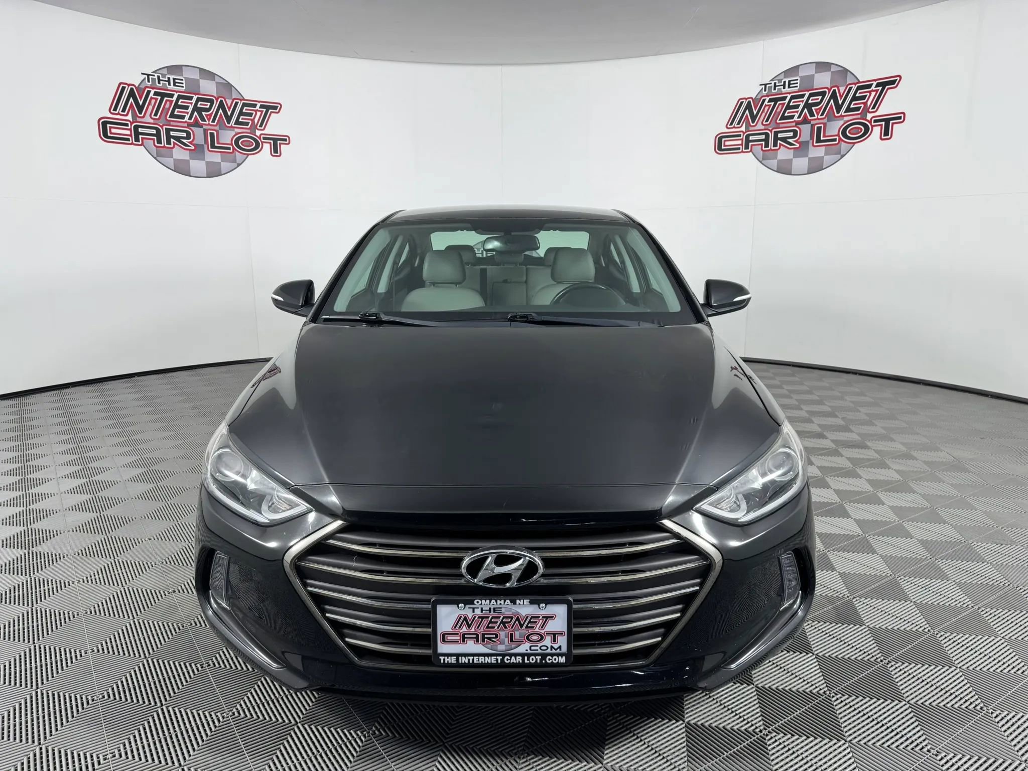 Used 2017 Hyundai Elantra Limited FWD image 2