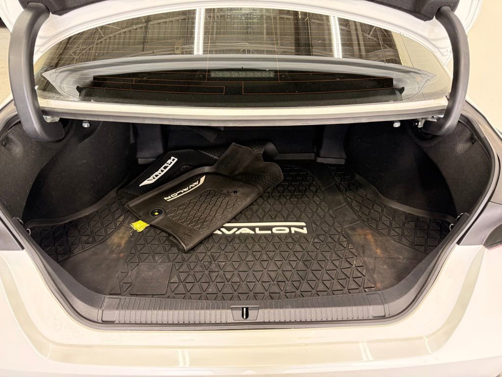 Used 2019 Toyota Avalon Limited w/ All Weather Liner Package FWD image 24