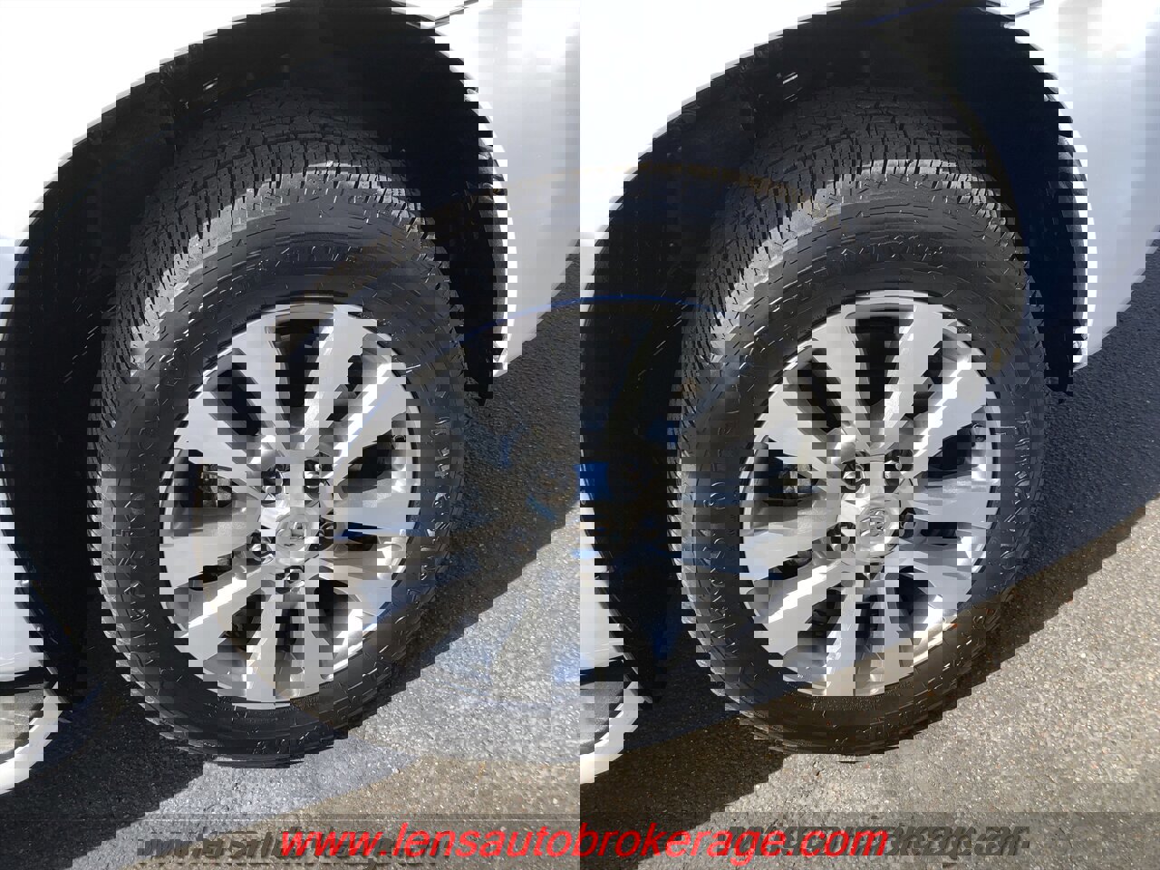 Used 2017 Toyota Sequoia Limited w/ Safety & Convenience Package image 27