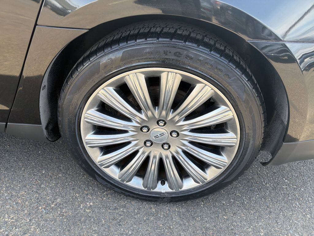 Used 2013 Lincoln MKS AWD image 29