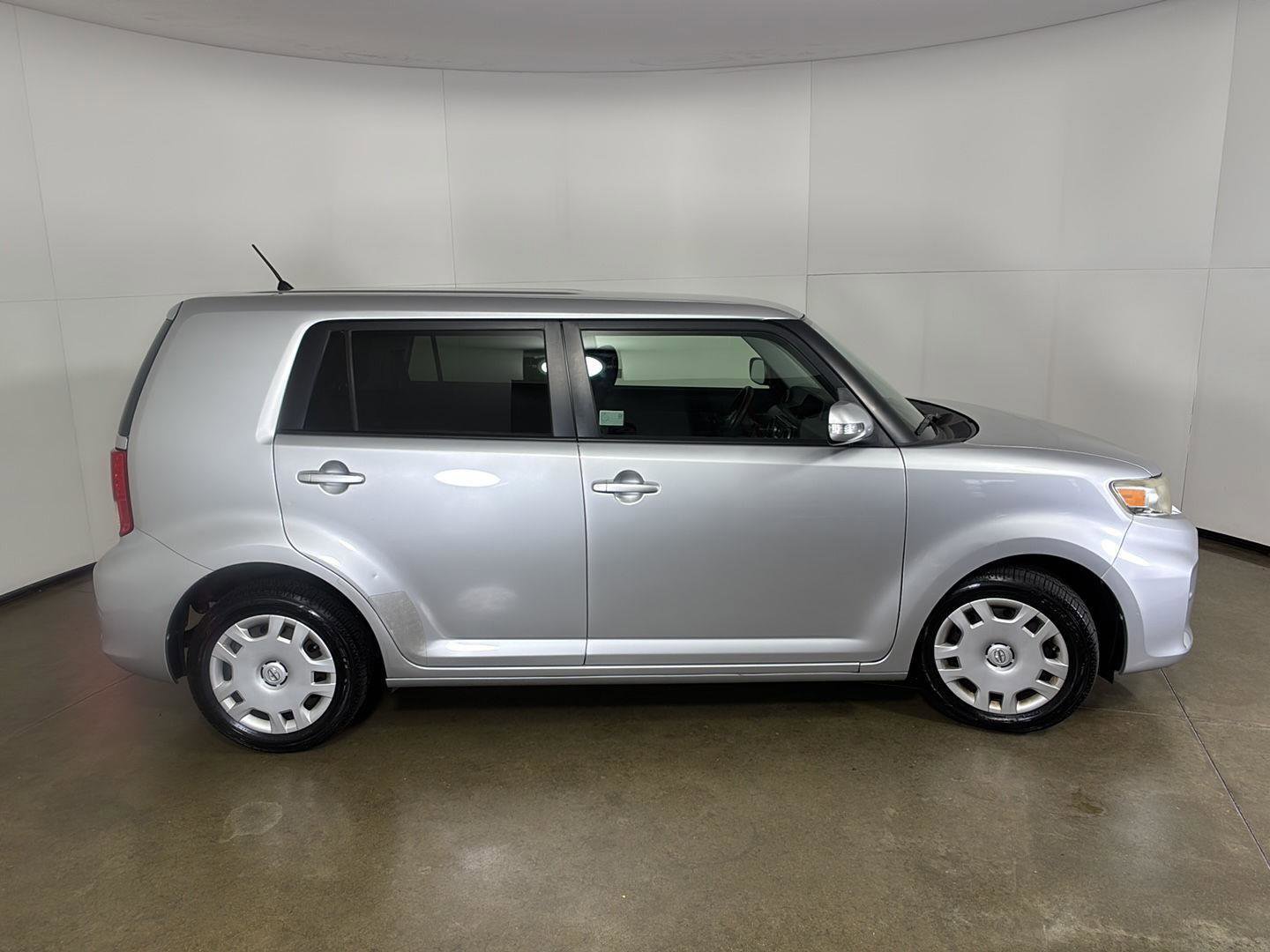 Used 2011 Scion xB Release Series 8.0 FWD image 9