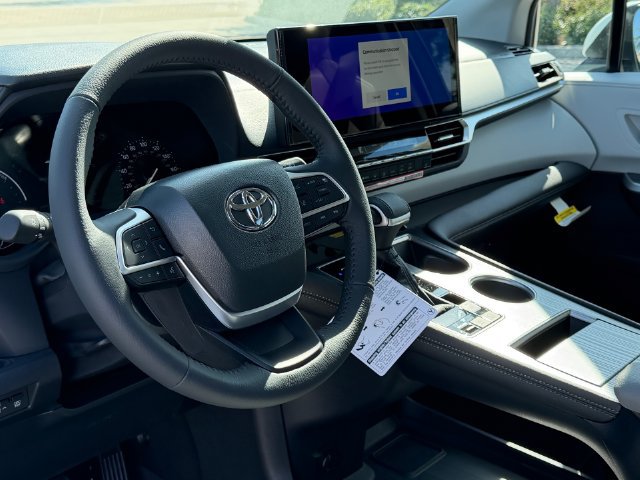 New 2026 Toyota Sienna XLE FWD image 9