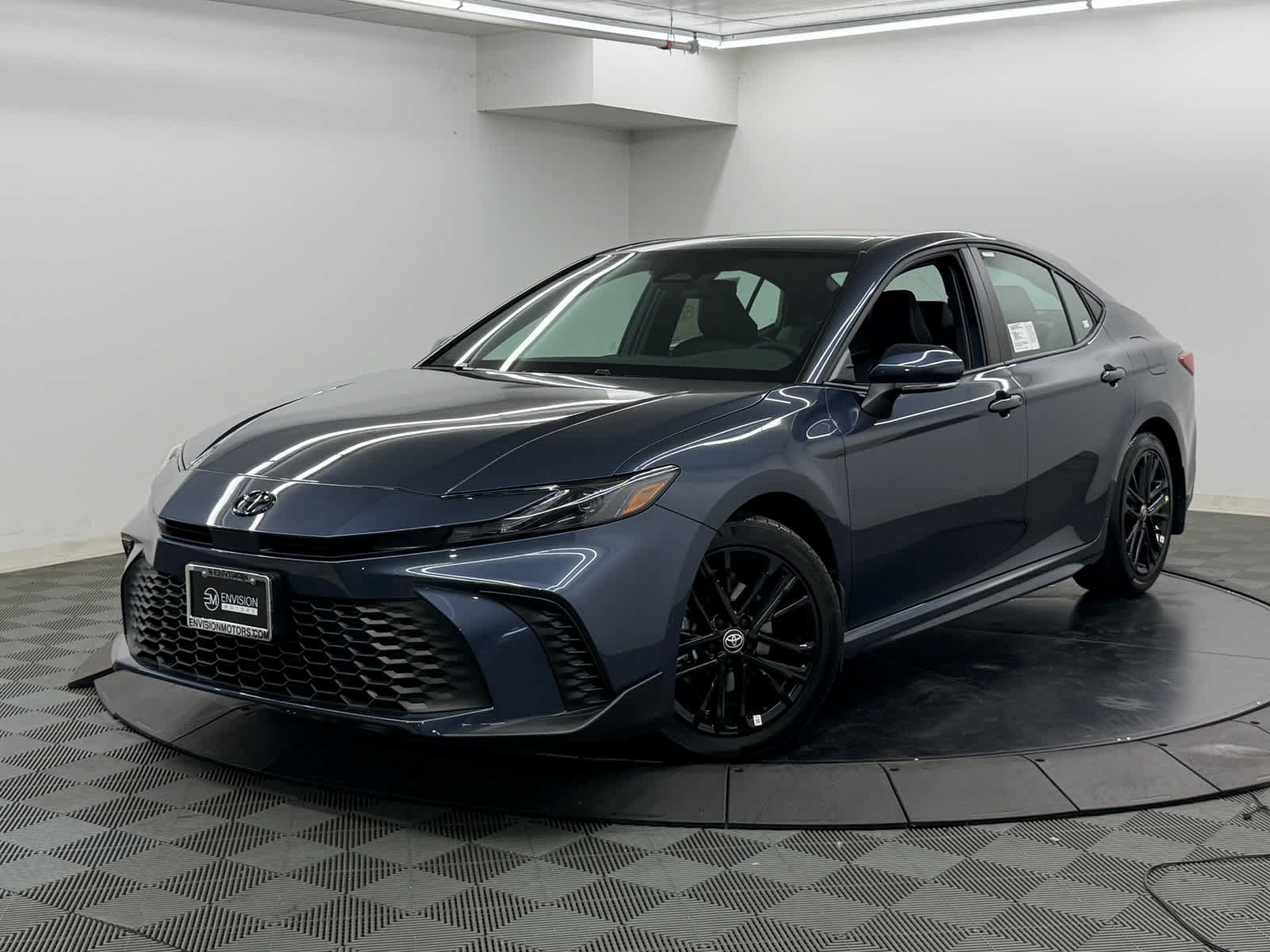 New 2026 Toyota Camry SE FWD image 1