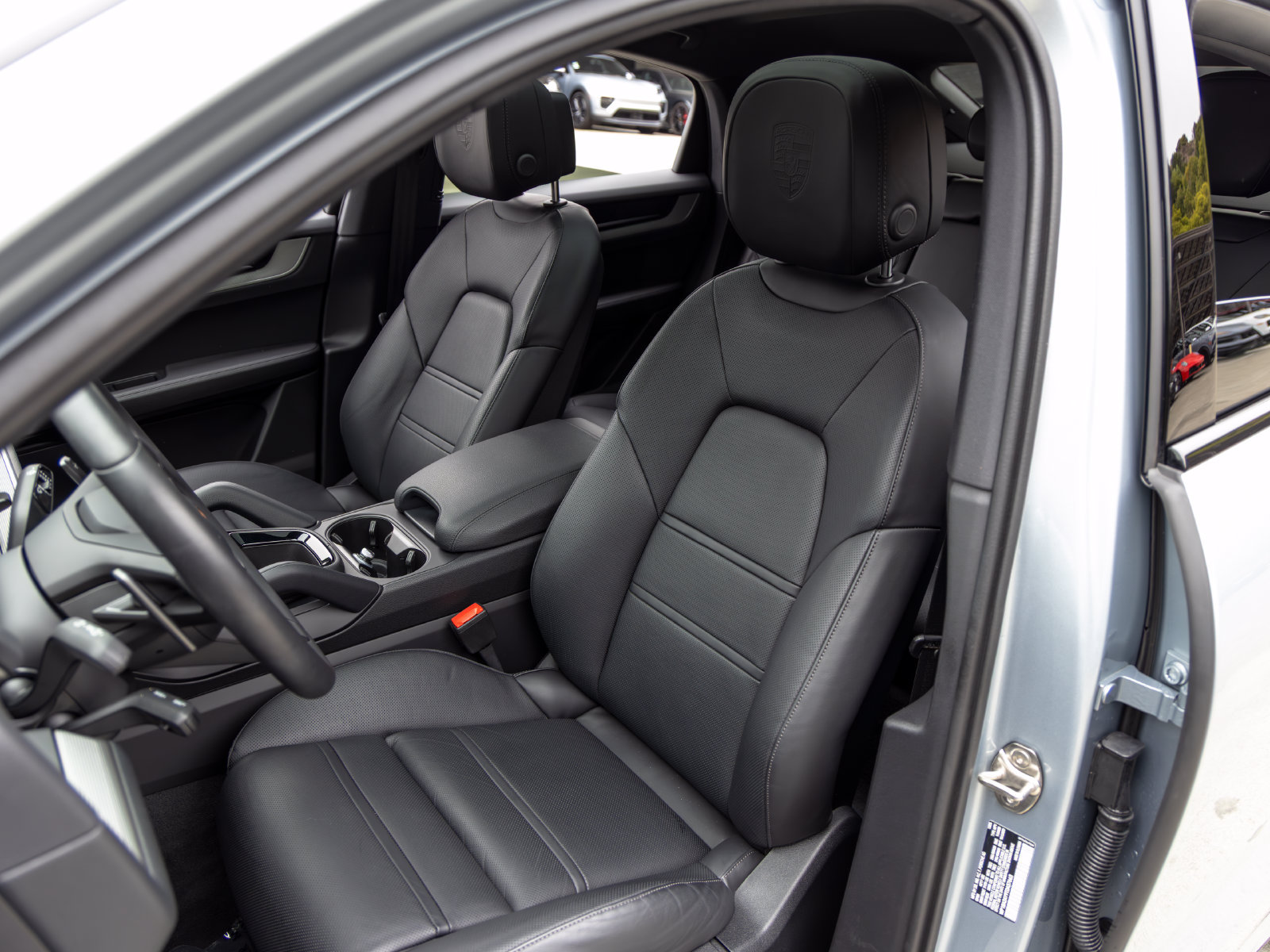 Certified 2026 Porsche Cayenne Coupe AWD/4WD image 5