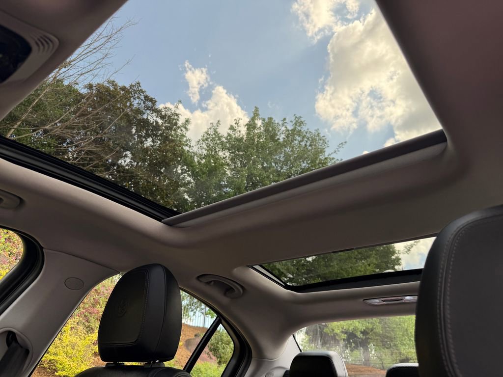 Used 2017 Alfa Romeo Giulia Ti w/ TI 19" Sport Package image 29