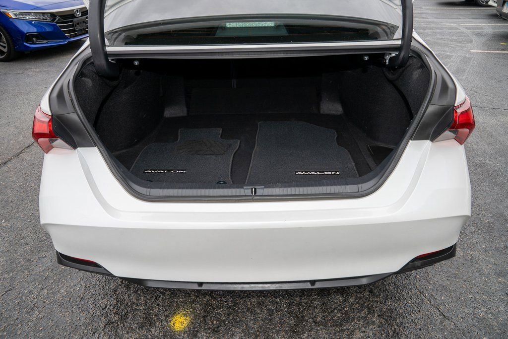 Certified 2021 Toyota Avalon XLE w/ Moonroof Package image 5