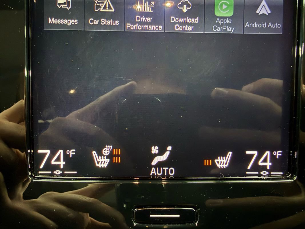 Used 2019 Volvo XC40 T5 Momentum image 28