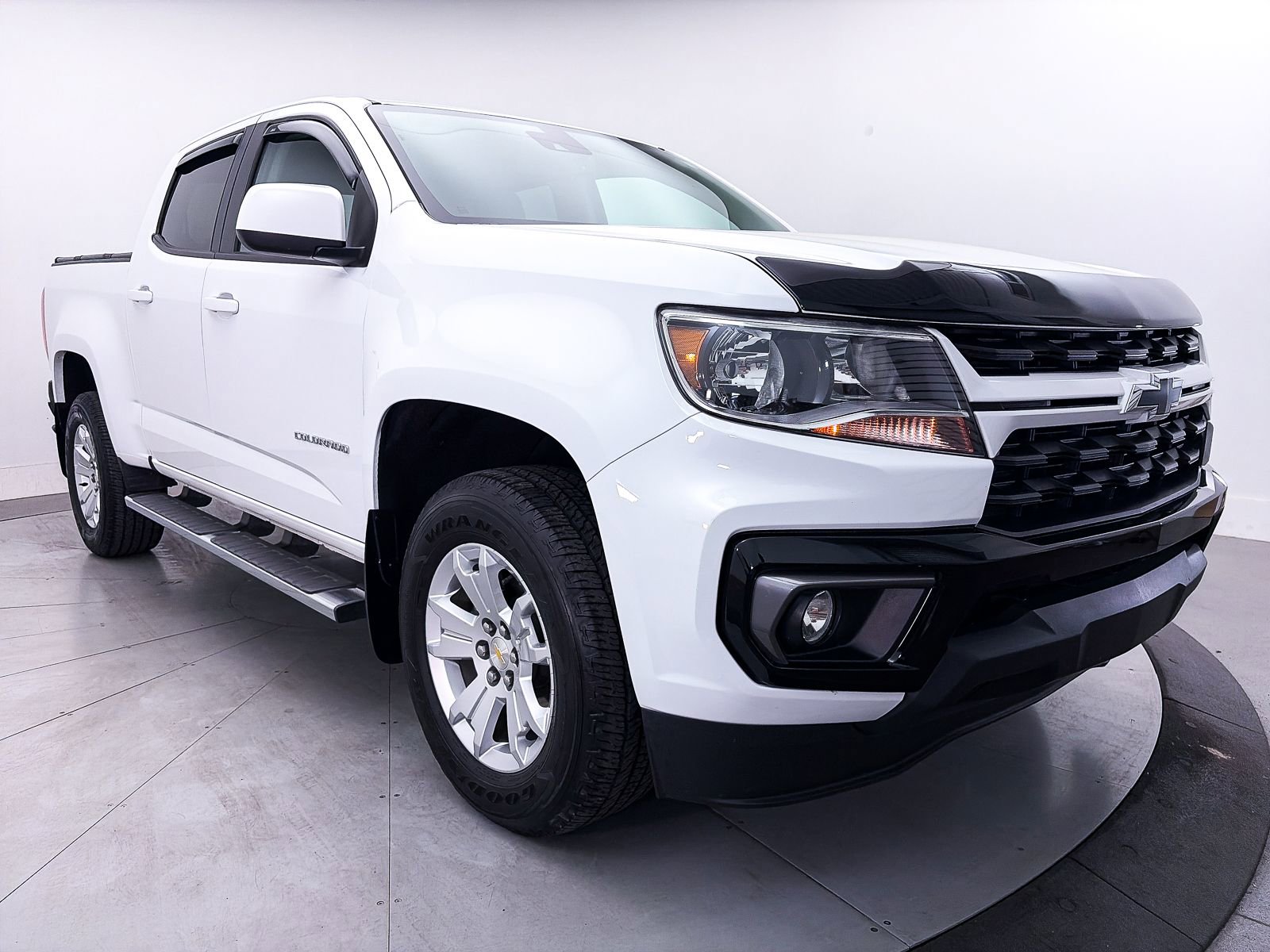 Used 2021 Chevrolet Colorado LT w/ Safety Package RWD image 9