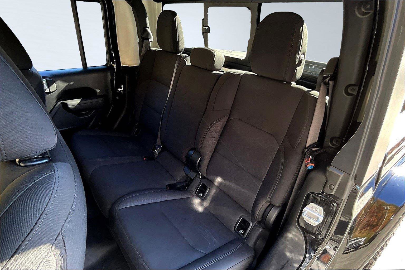 Used 2022 Jeep Gladiator Sport image 27