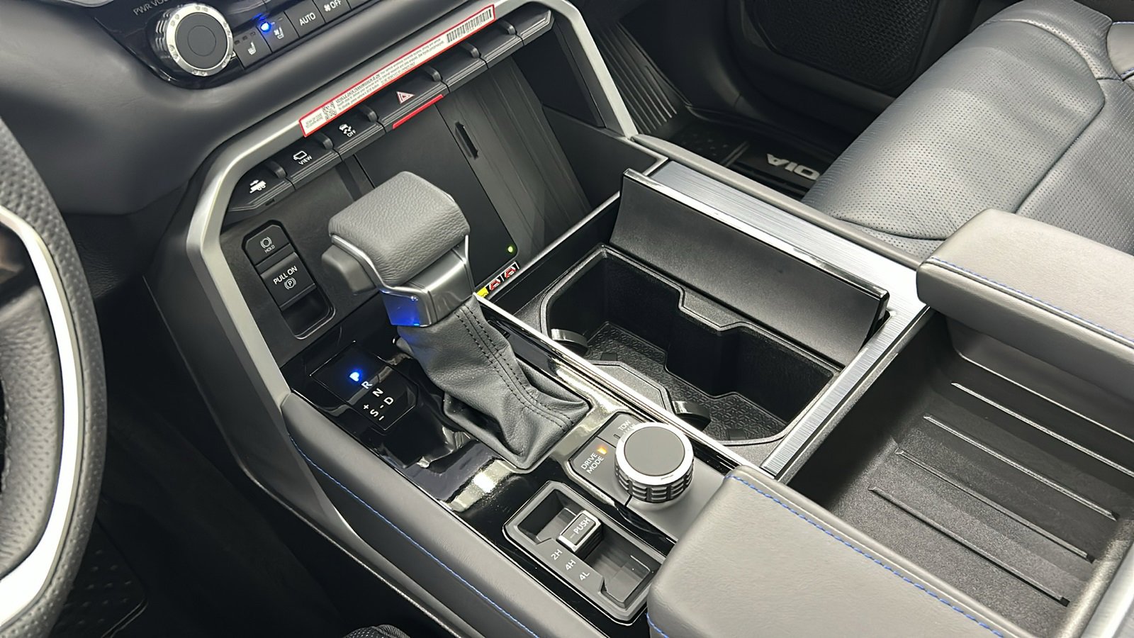 Used 2025 Toyota Sequoia Platinum image 26