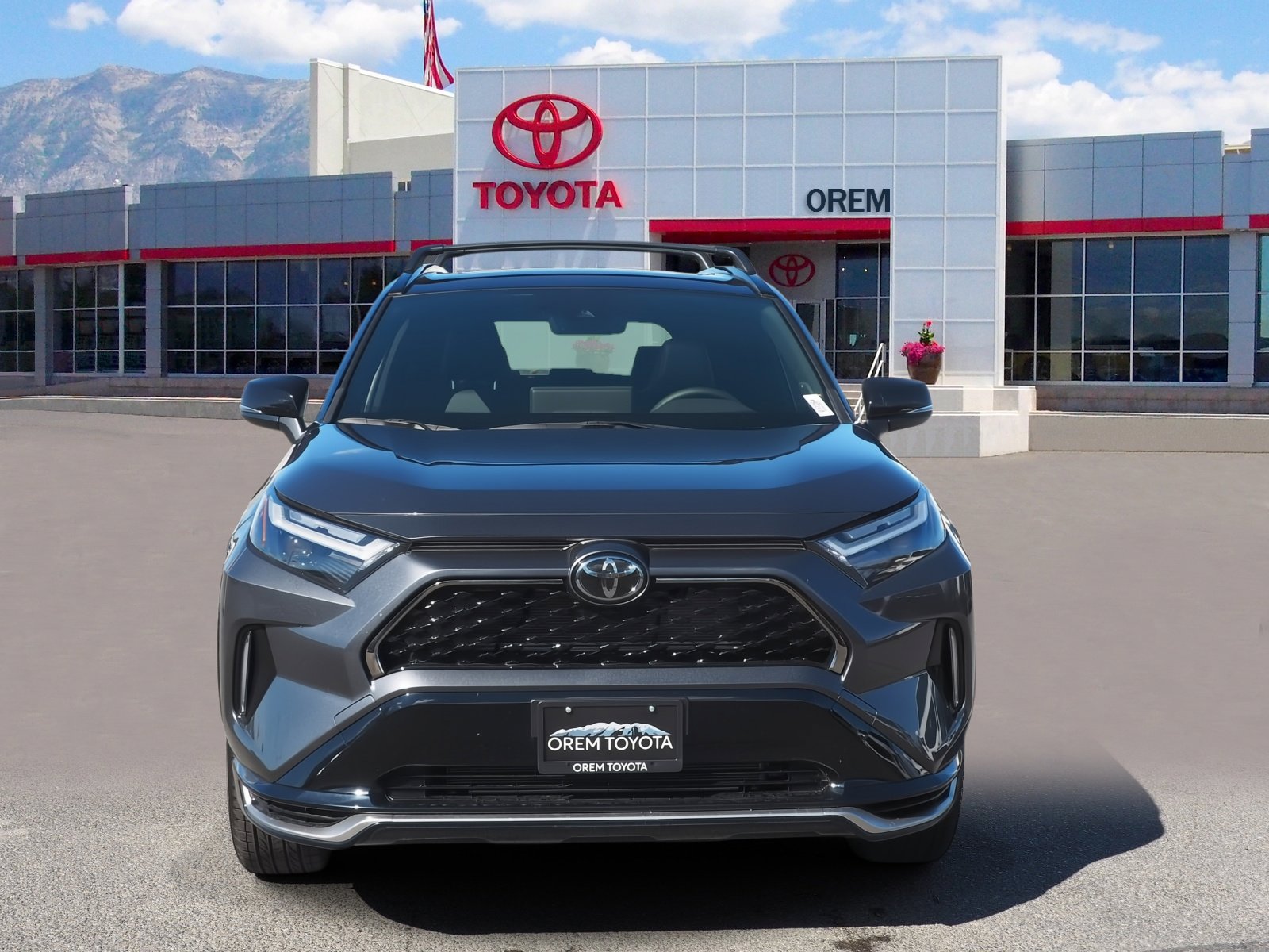 Used 2025 Toyota RAV4 XSE image 2