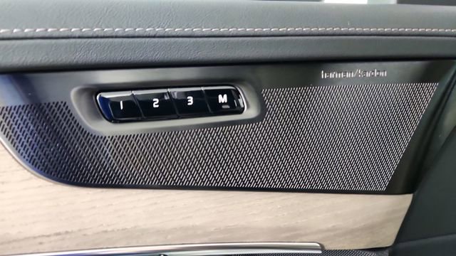 New 2026 Volvo XC90 B6 Plus w/ Protection Package Premier AWD/4WD image 11
