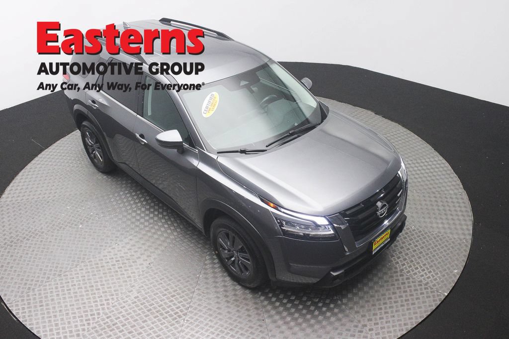Used 2022 Nissan Pathfinder SV FWD image 3