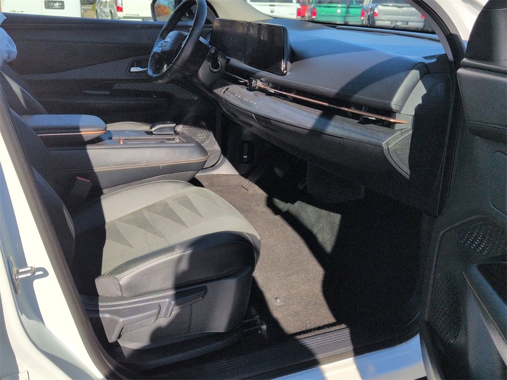 Used 2024 Nissan Ariya FWD image 20