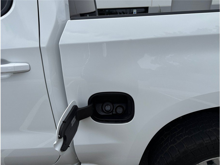 Used 2023 Chevrolet Silverado 1500 LT AWD/4WD image 48