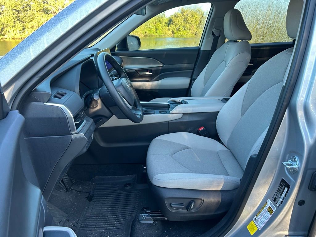 Certified 2025 Toyota Grand Highlander FWD image 15
