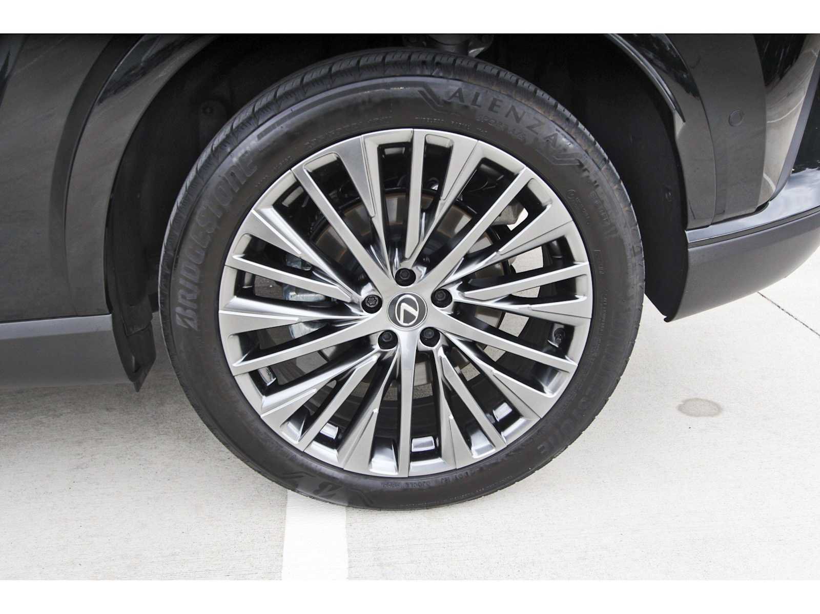 Used 2025 Lexus RX 450h AWD w/ Convenience Package image 29