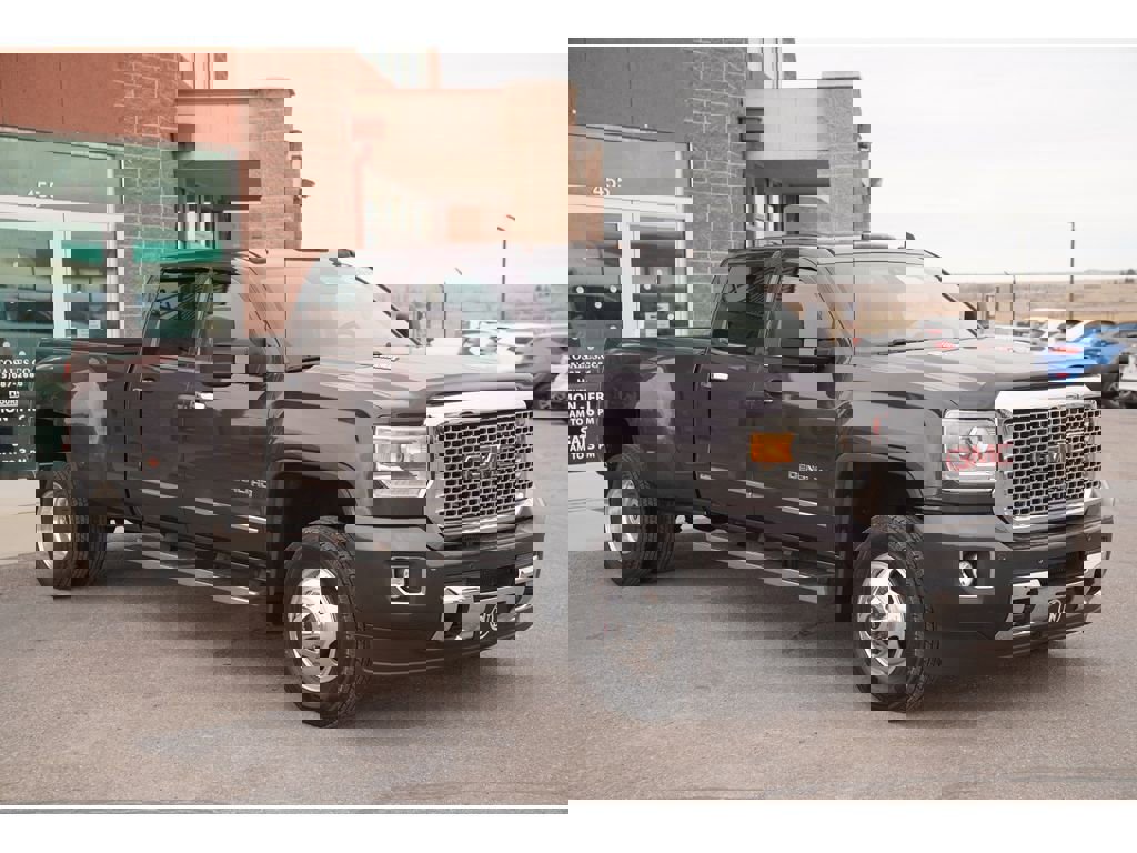Used 2015 GMC Sierra 3500 Denali w/ Duramax Plus Package image 3