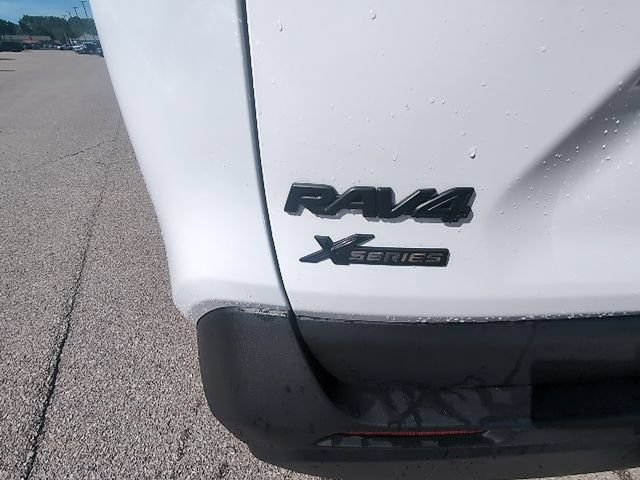 Used 2025 Toyota RAV4 XLE w/ Convenience Package FWD image 9