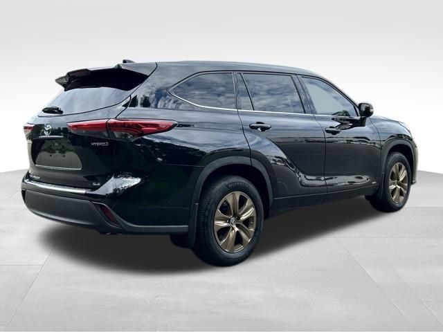 Used 2022 Toyota Highlander Bronze Edition AWD/4WD image 5
