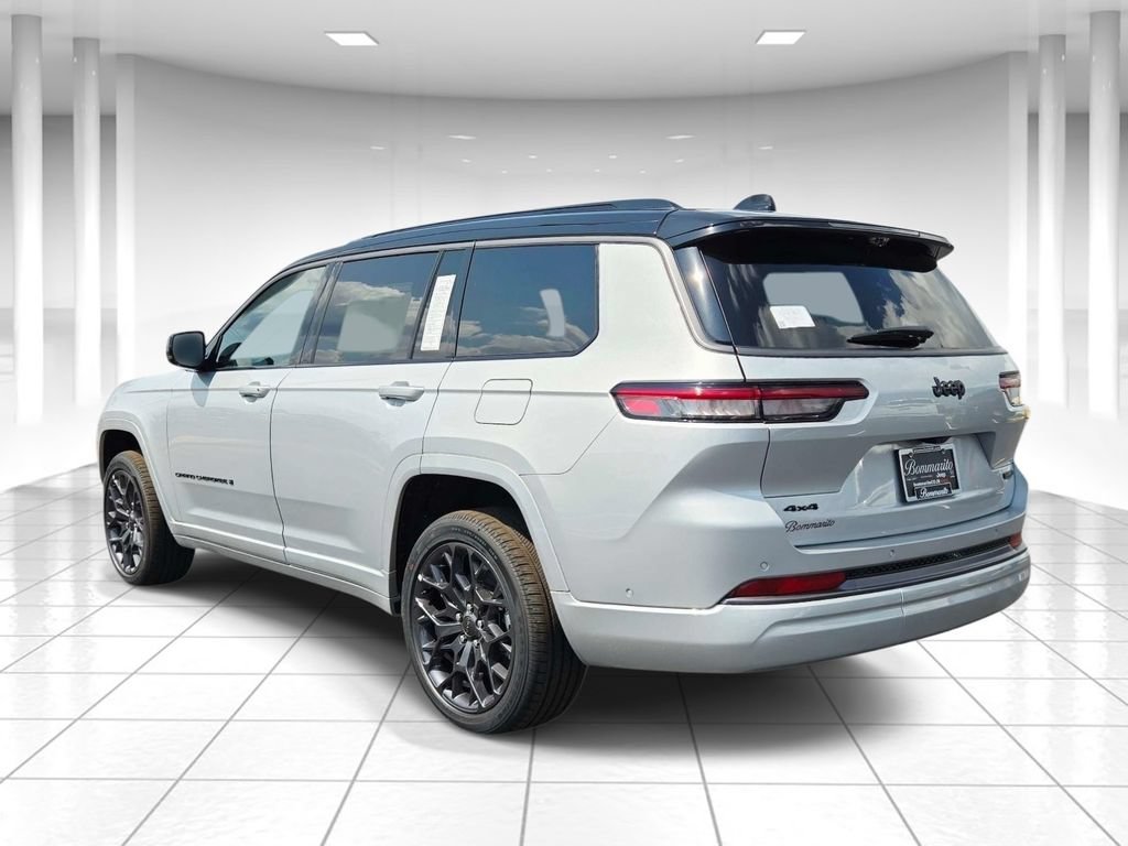 New 2026 Jeep Grand Cherokee L Summit w/ Obsidian Package AWD/4WD image 5
