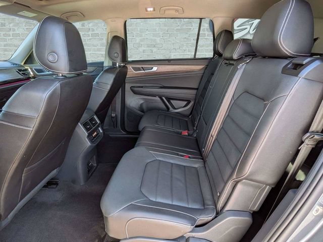 Used 2025 Volkswagen Atlas SEL AWD/4WD image 14