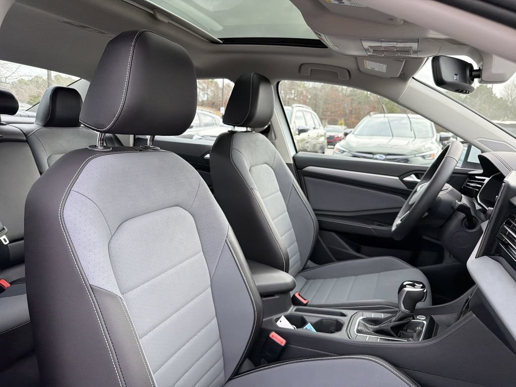 New 2026 Volkswagen Jetta SE FWD image 18