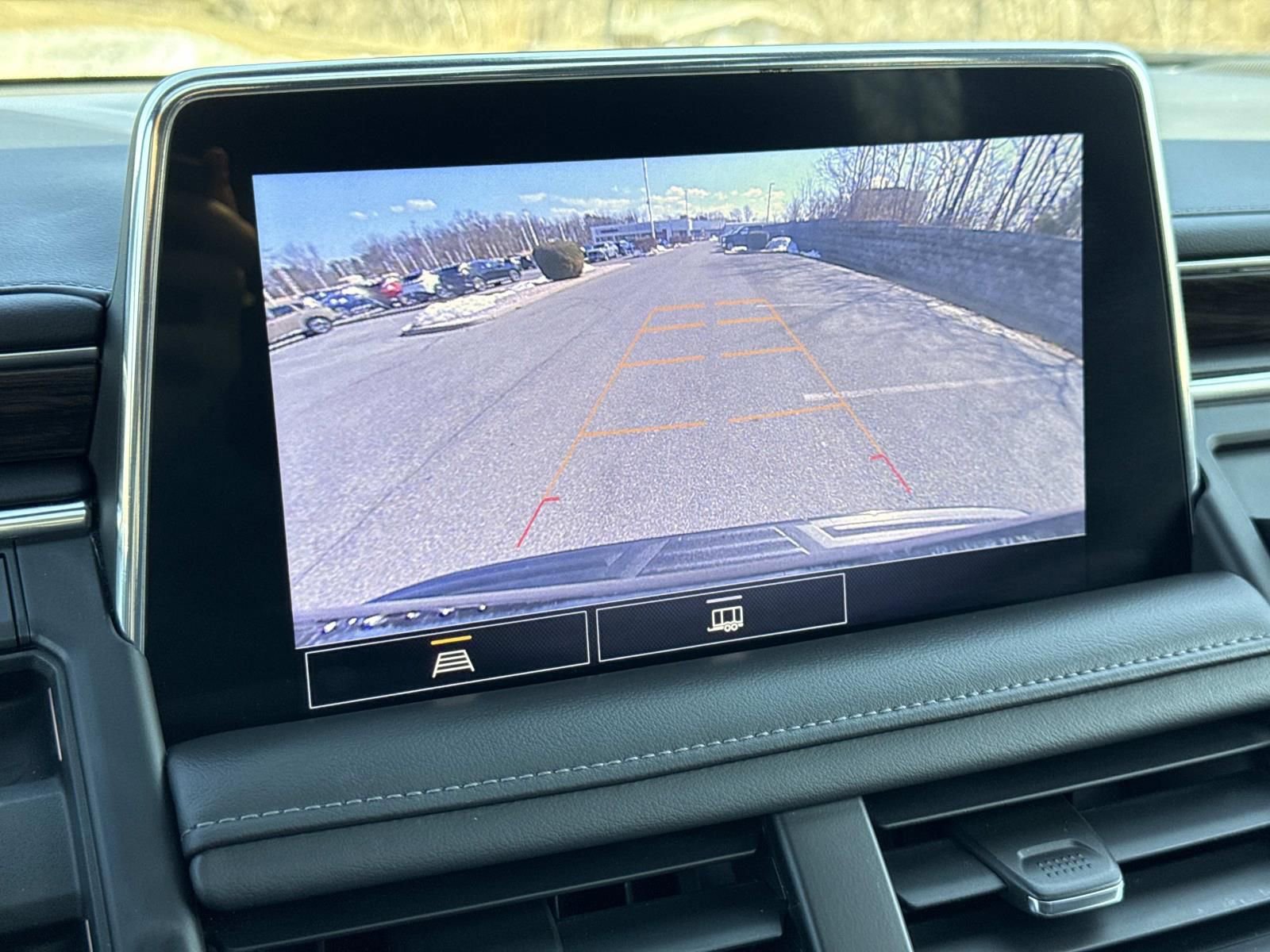 Used 2021 Chevrolet Tahoe Z71 image 11