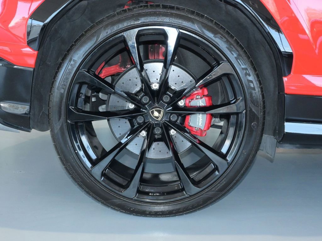 Used 2020 Lamborghini Urus AWD/4WD image 22