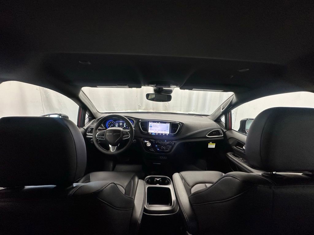 New 2025 Chrysler Pacifica Select w/ Fav Edition Package image 18