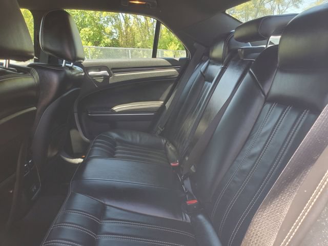 Used 2018 Chrysler 300 S RWD image 29