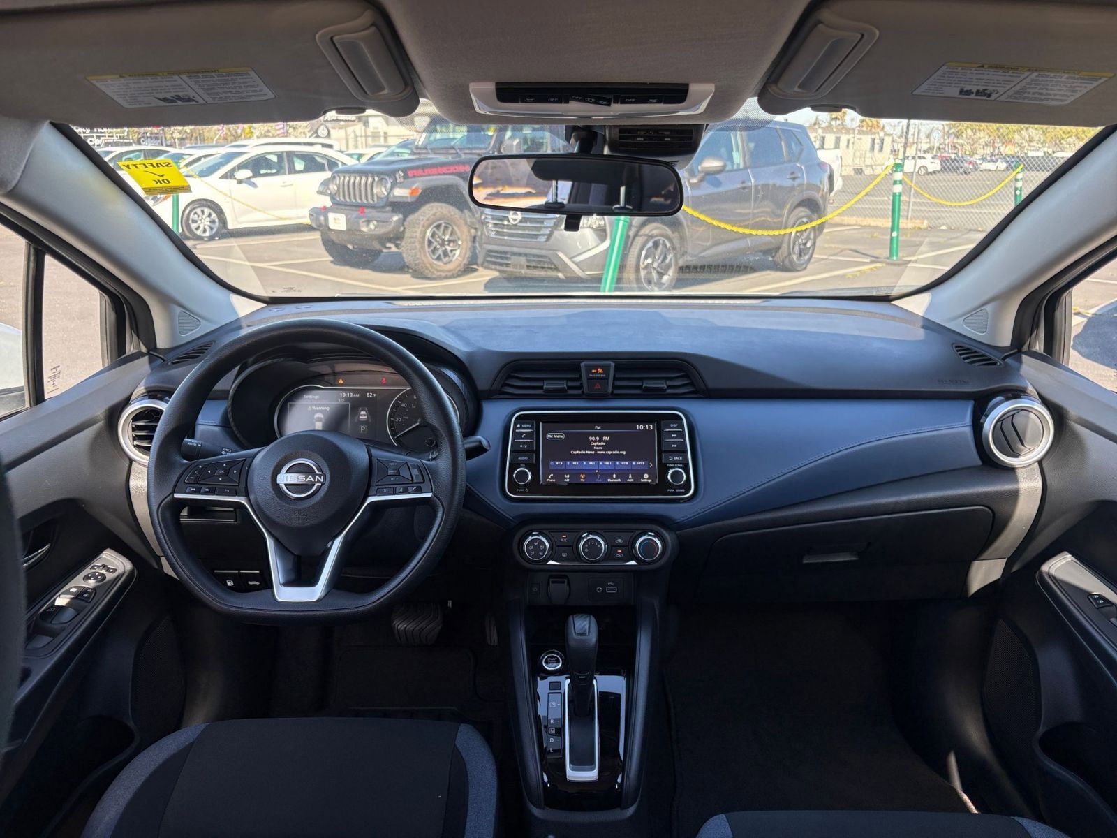 Used 2025 Nissan Versa SV image 31
